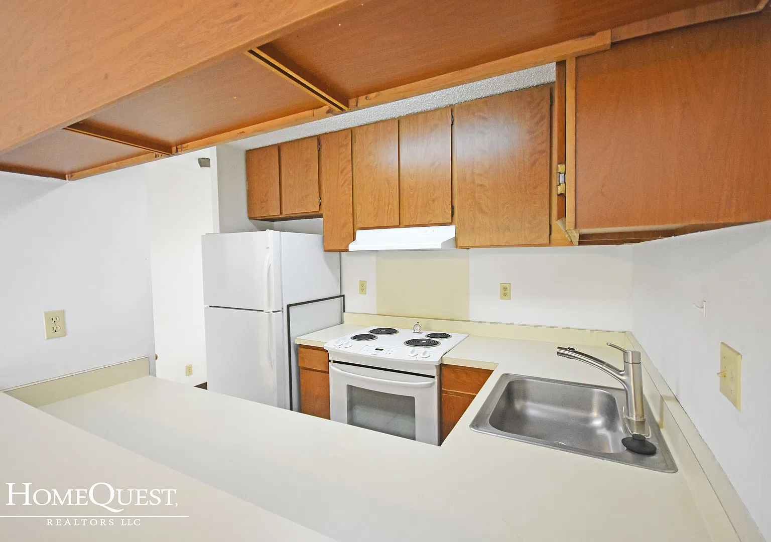 Koolau Vista - 1/1/1 - $1750/month — Photo 2