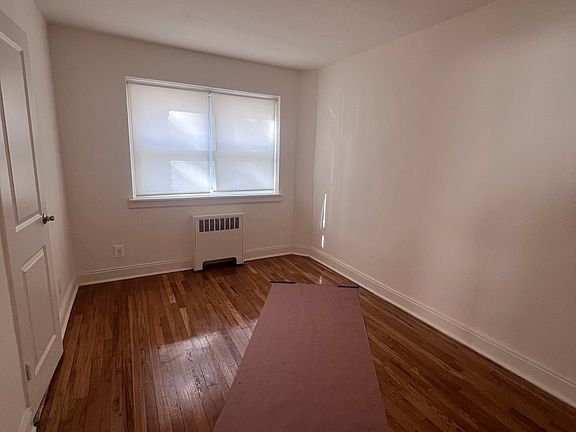 3rd image of 830 Howard Ave #24A