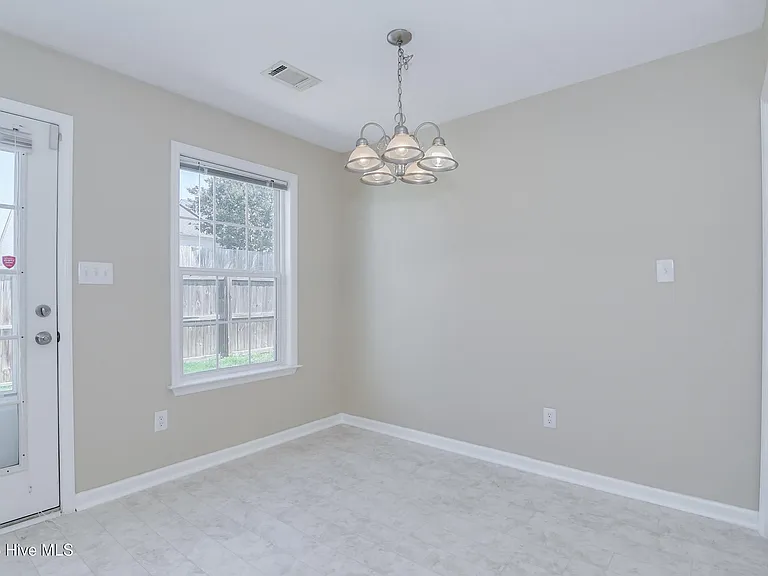 1723 Elizabeth St — Photo 11