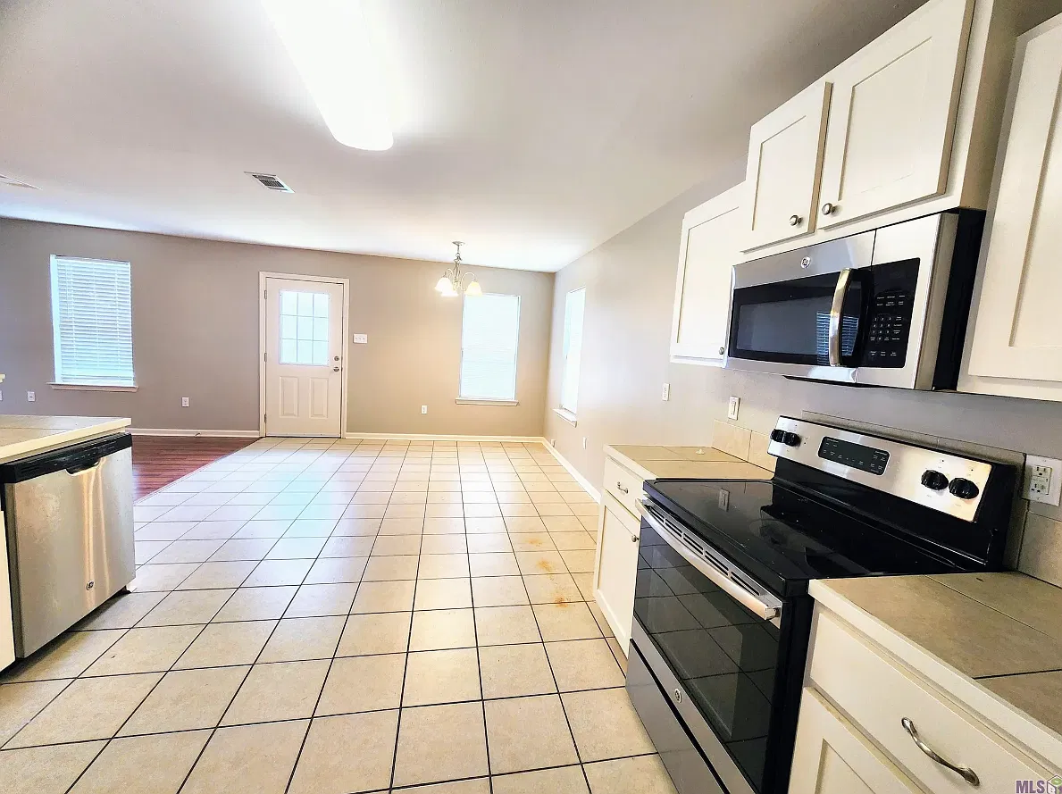 1317 Glenbrook Drive - 1 — Photo 4