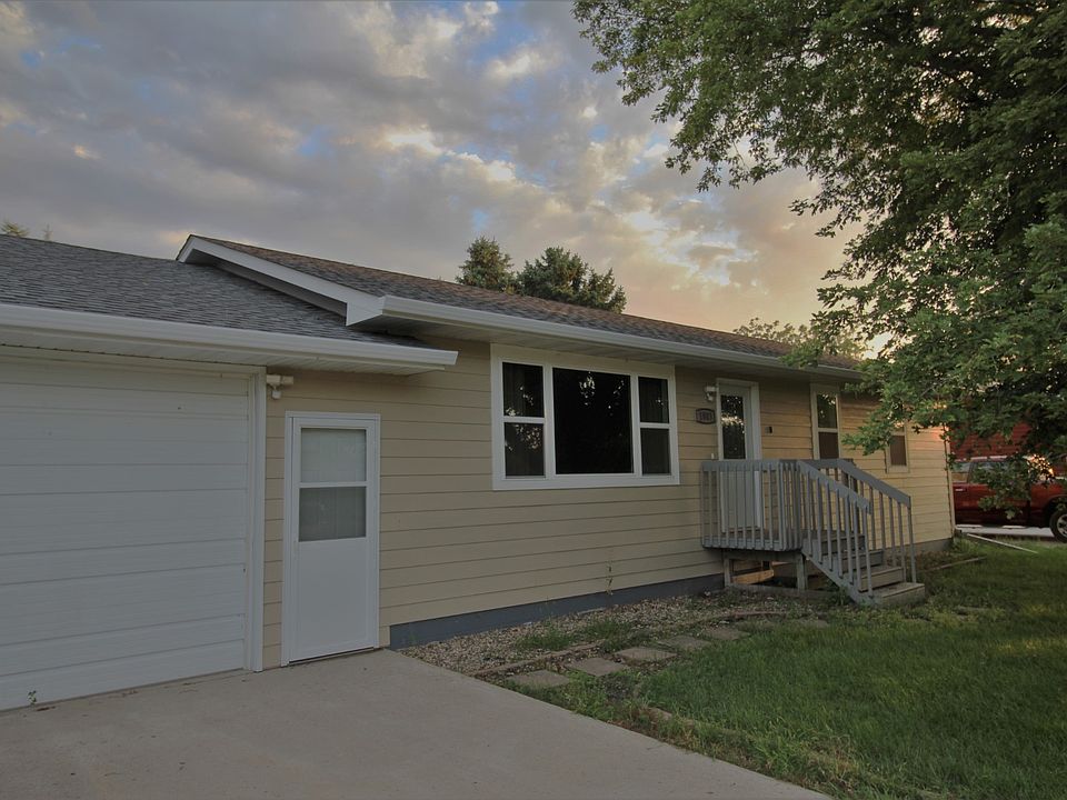 1003 10th St, Britton, SD 57430 MLS 11201988 Zillow