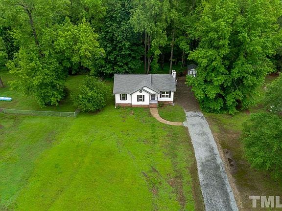 5th image of 21 Jasper Dr