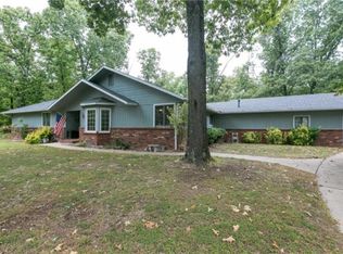 1 Mayfair Dr, Bella Vista, AR 72715