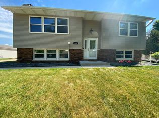 828 21st St SE, Rochester, MN 55904