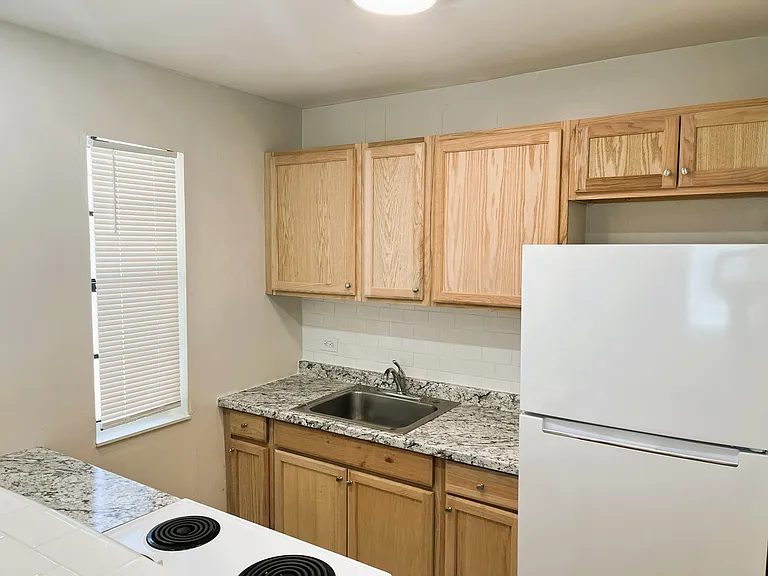 6144 SW 35th St #3 — Photo 6
