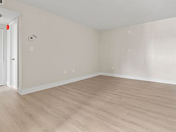 3rd image of 1101 NE 80th St #104