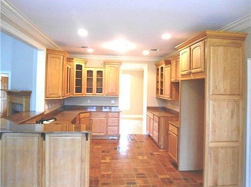 4th image of 22409 Maes Ln