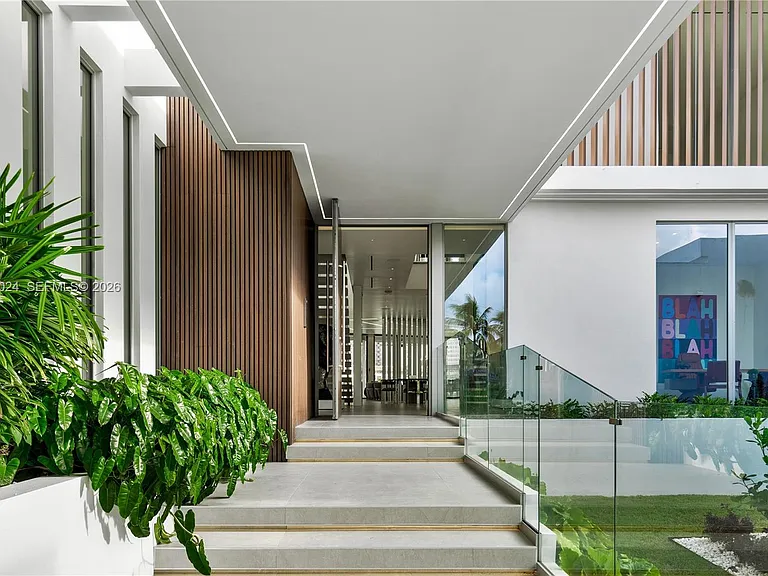 501 Palm Dr — Photo 10