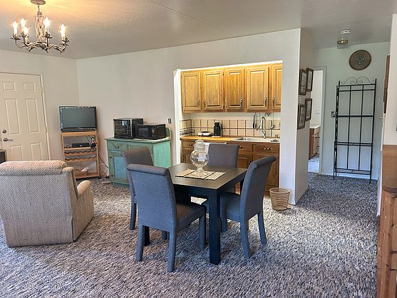 Main room with kitchenette