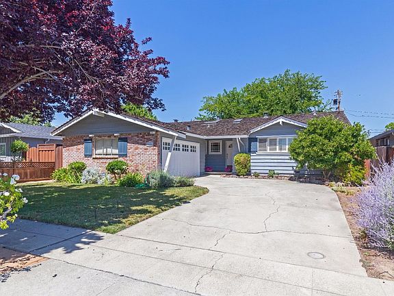 2nd image of 2620 La Mirada Dr