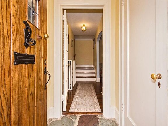 3rd image of 88 Hartsdale Ave