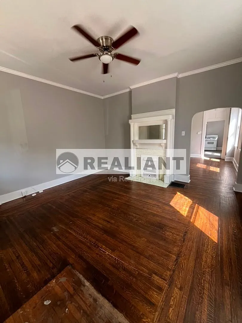 1 bed, 1.0 bath, $995 — Photo 2