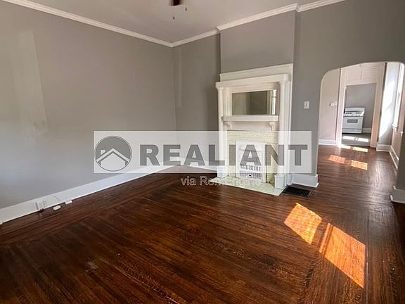 2nd image of 622 W 12th St #1