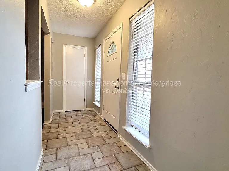 740 Royal Ln — Photo 5
