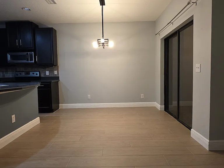1039 Tullamore Dr — Photo 16