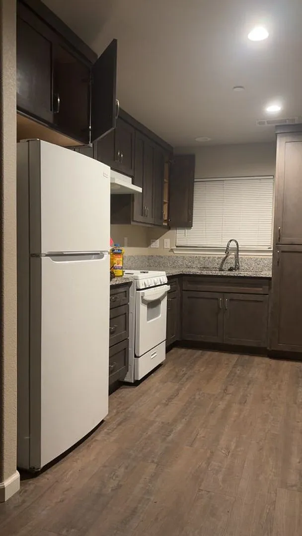 717 Faller Ave — Photo 2