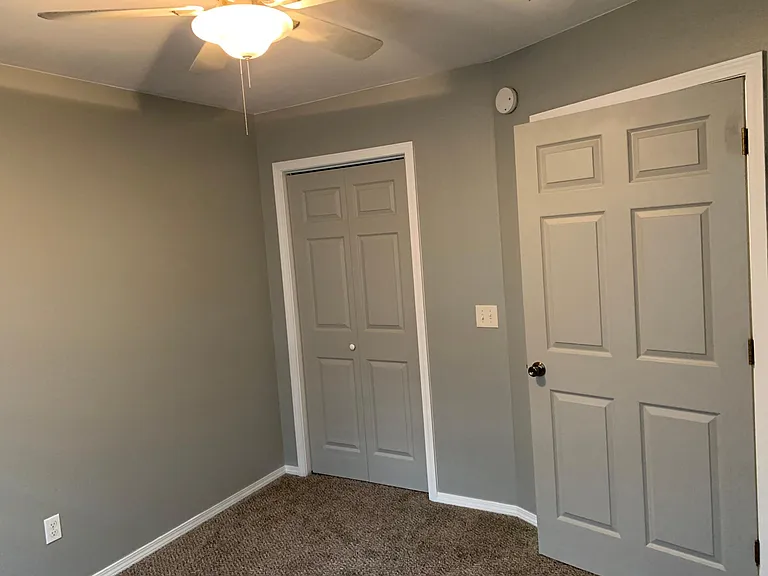904 Sheryl St — Photo 6