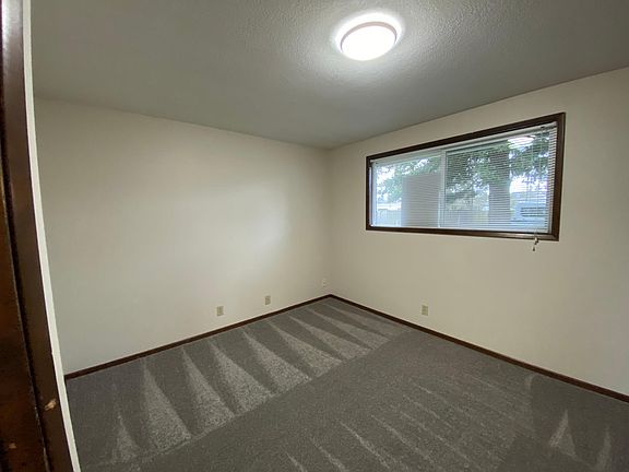 4th image of 511 NE 106th Ave