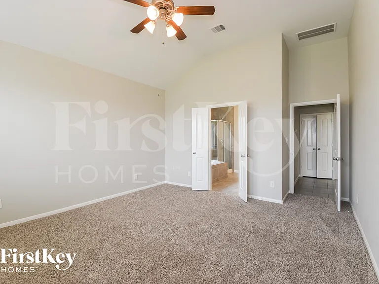 8423 Montego Bay Dr — Photo 9