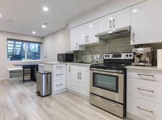 6012 Service St, Burnaby, BC