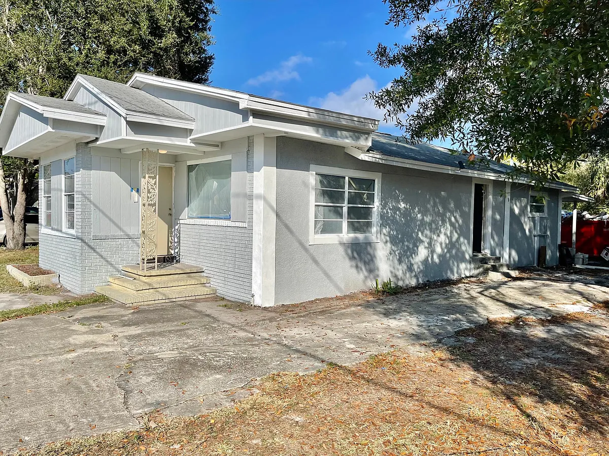 Photo 1 of 4 - 1003 1st Ave #B - Titusville, FL Primary Photo - 1003 1st Ave #B