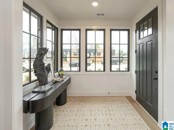 1102 Windsor Sq, Birmingham, AL 35242