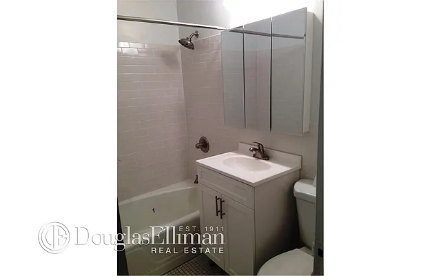 Rented by Douglas Elliman | media 33
