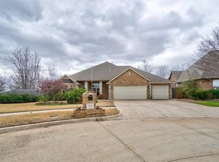 3220 Summit Bnd, Norman, OK 73071
