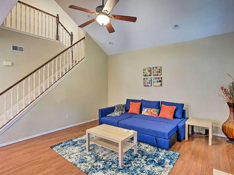 544 Raintree Cir — Photo 4