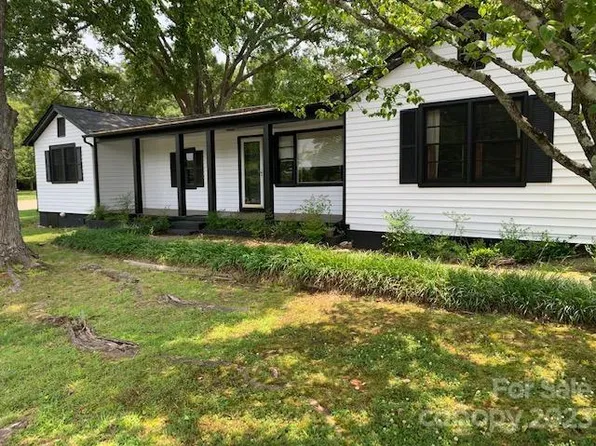 2802 Filbert Hwy, Clover, SC 29710