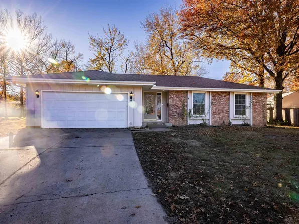 3125 SW 31st Ct, Topeka, KS 66614