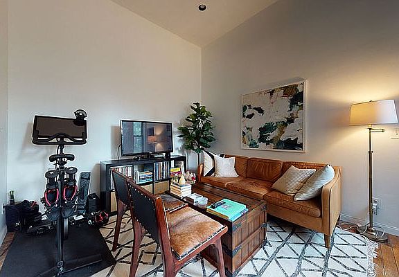 4th image of 46 W 85th St APT 1B