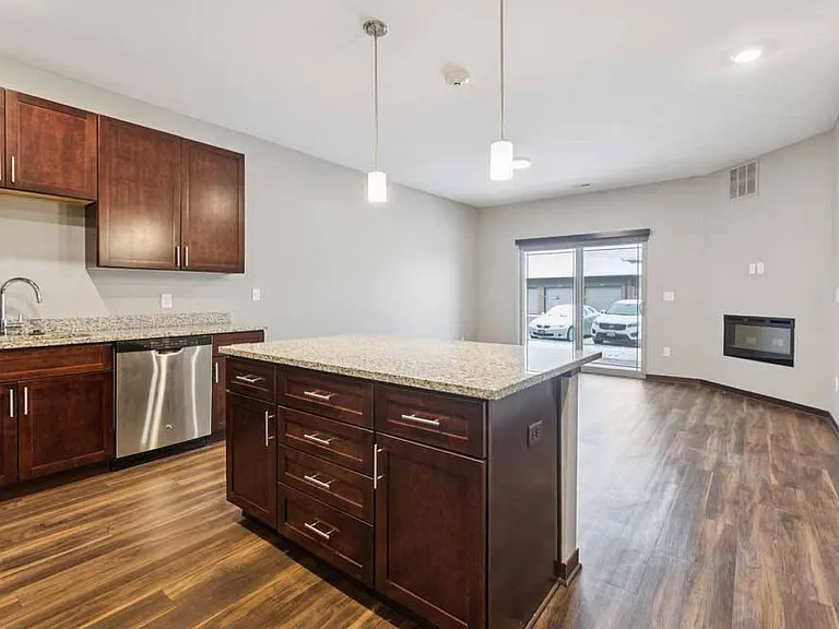 360 at Jordan West — Photo 96