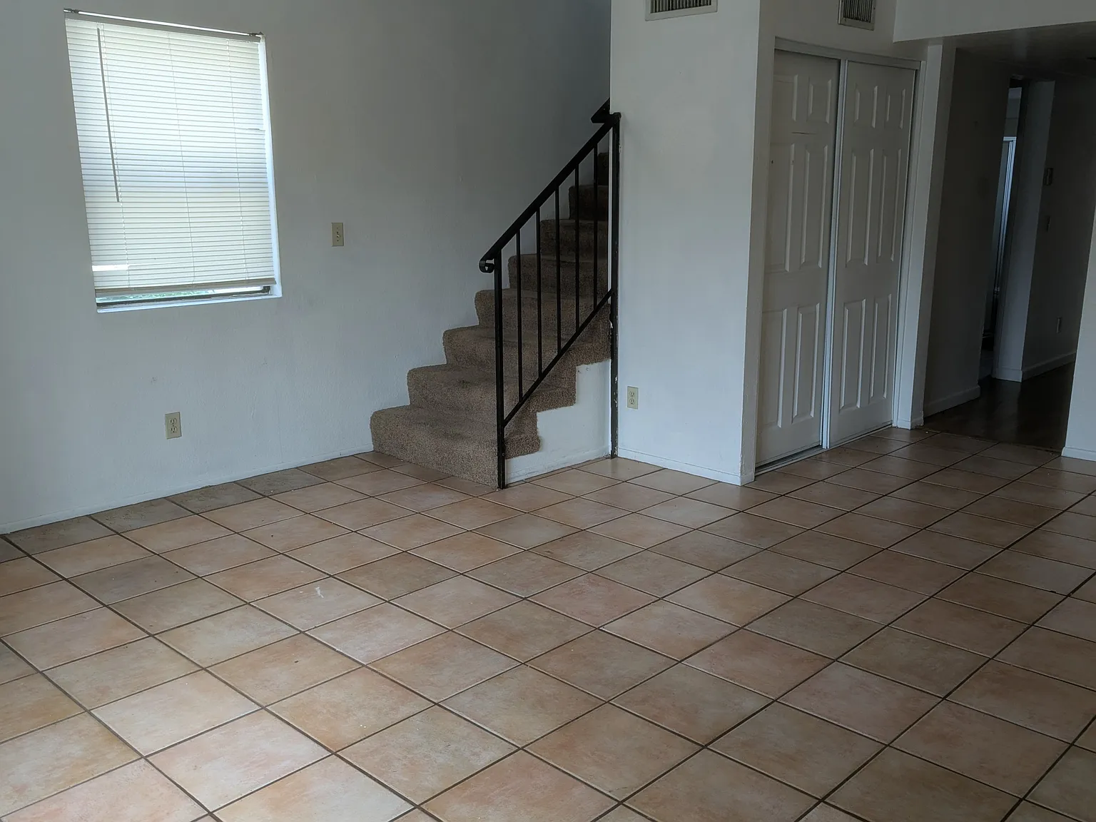 2 bed, 1176 sqft, $1,150 — Photo 2
