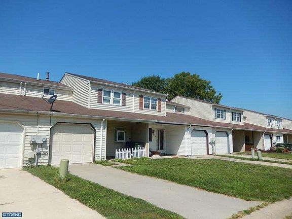 2nd image of 216 W Beaver Ct