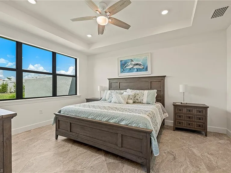 17434 Caravita Ln — Photo 11