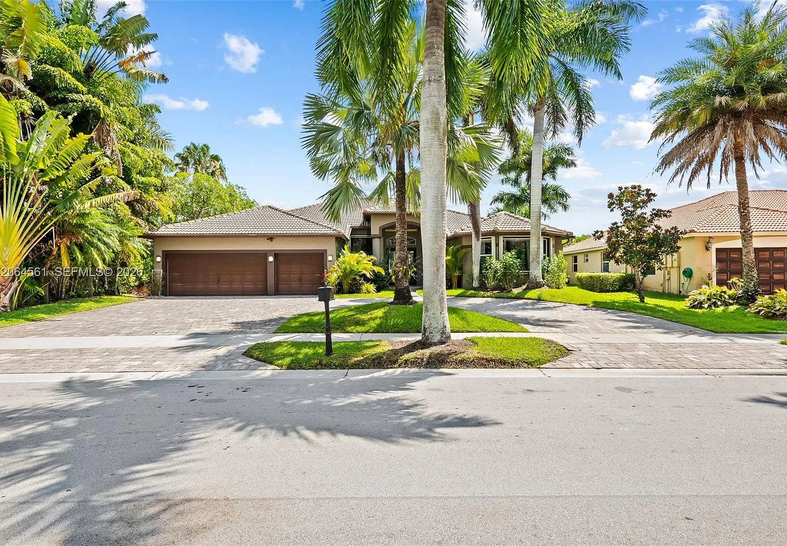 Weston Hills/Eagle Run — Photo 2