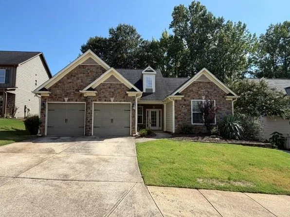 1030 Amber Waves Ave, Hoschton, GA 30548