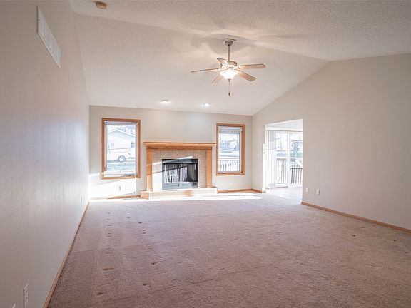 3rd image of 4882 NE 39th Ave
