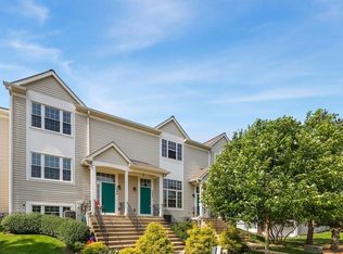 2882 Shelly Ln, Aurora, IL 60504