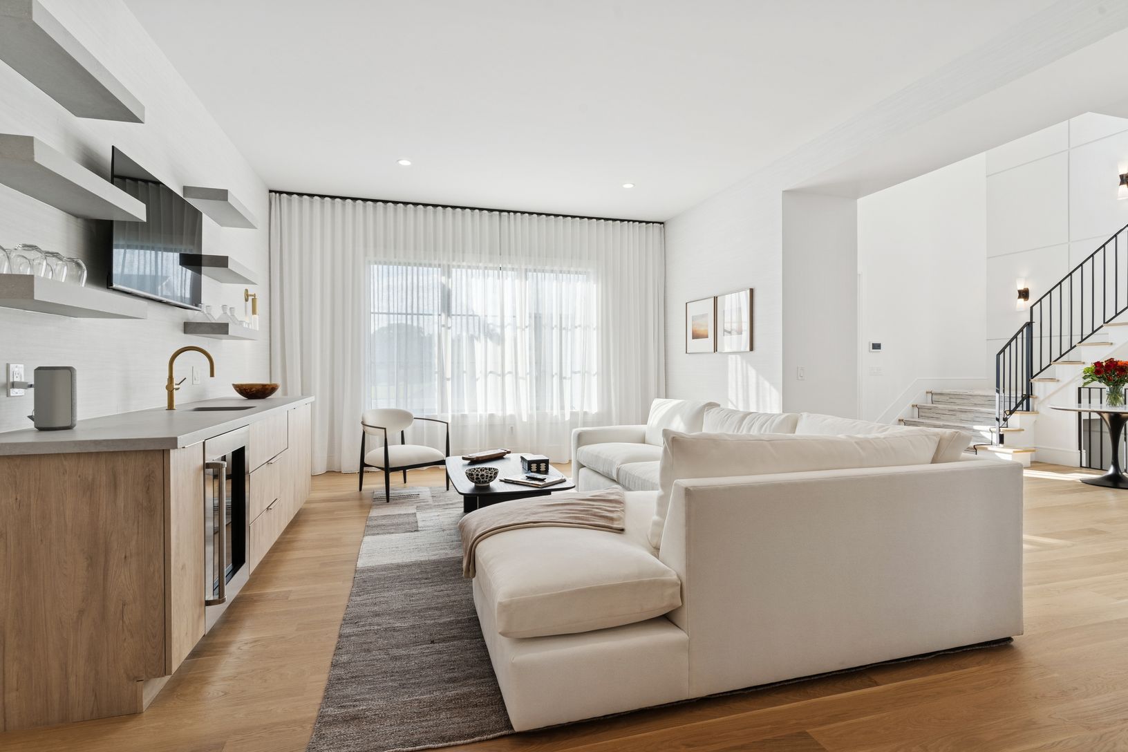  wet bar, music and media