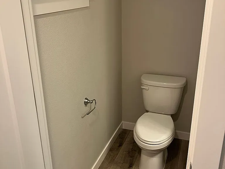 3731 Village Center Dr — Photo 11