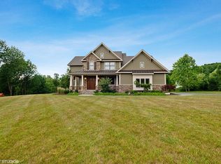 4 Laurel Ct, Hackettstown, NJ 07840