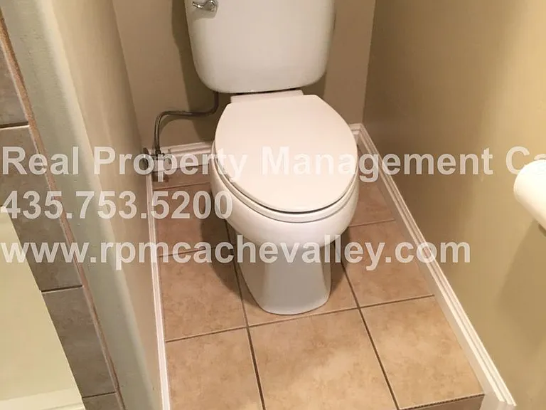 325 Boulevard #1-3 — Photo 8