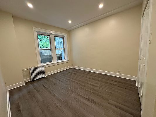 4th image of 2870 Heath Ave #1