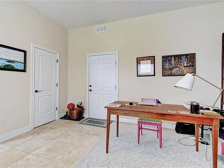 333 Alden Way — Photo 4