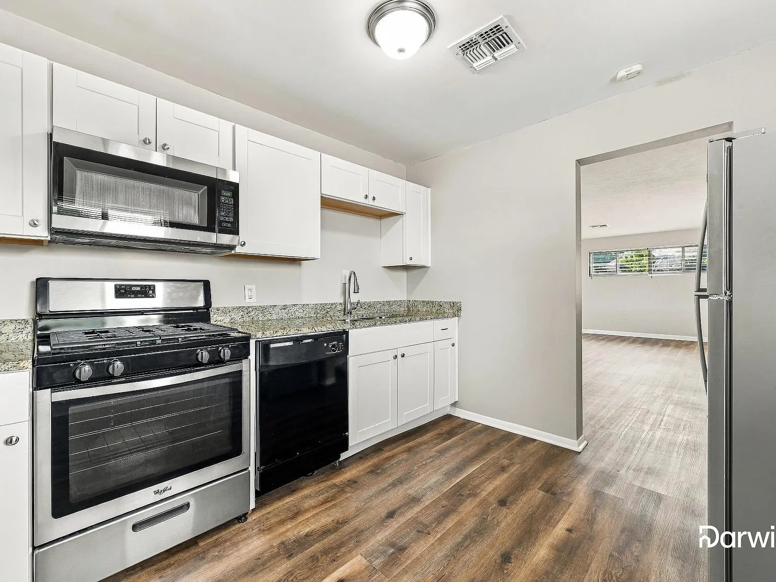 3 bed, 2.0 bath, 1195 sqft, $1,625 — Photo 3