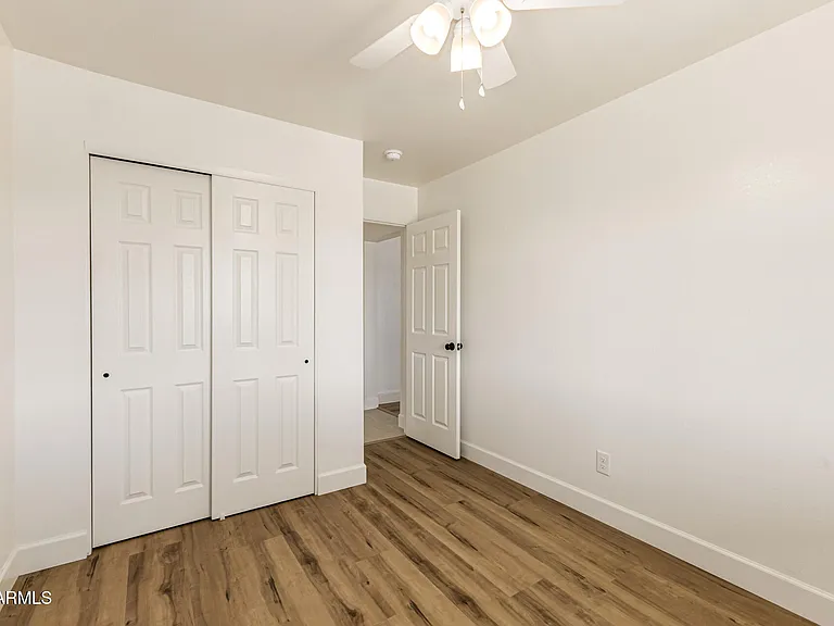 2421 S 221st Ave — Photo 25