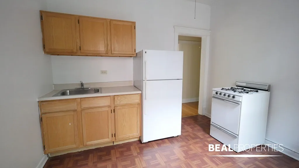 721.5 W Barry Ave — Photo 3
