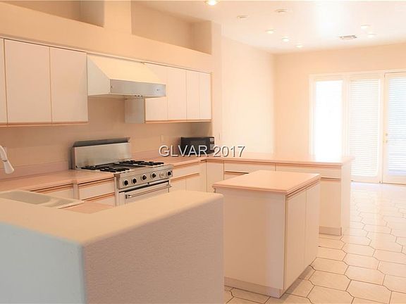 3rd image of 8049 Pinnacle Peak Ave #0